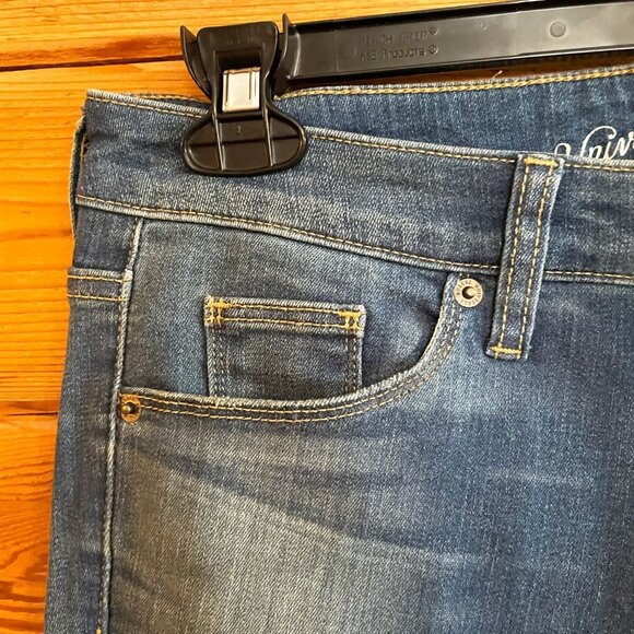 NWOT Universal Thread mid-rise skinny bootcut distressed jeans - Picture 9 of 13